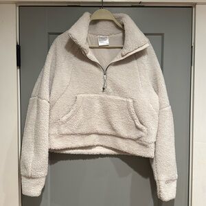 Lululemon Cream teddy bear cropped scuba. Discontinued. Size xs